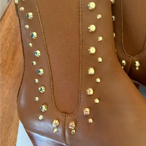 Michael Kors Kinlee Astor Studded Booties sz 8 New! - Picture 2 of 7